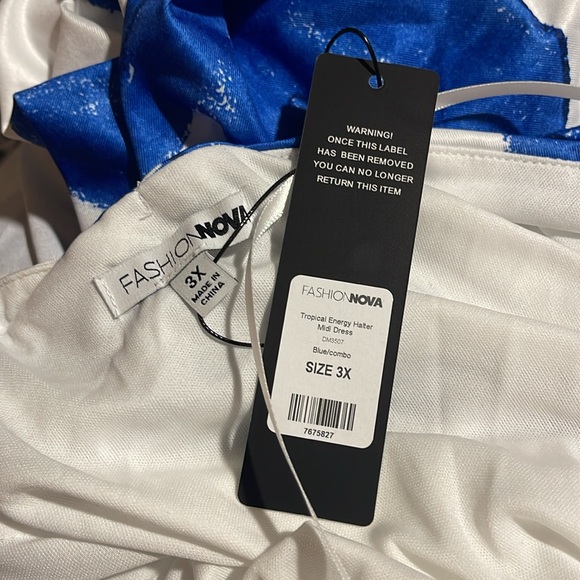 Blue and White dress - Picture 4 of 4